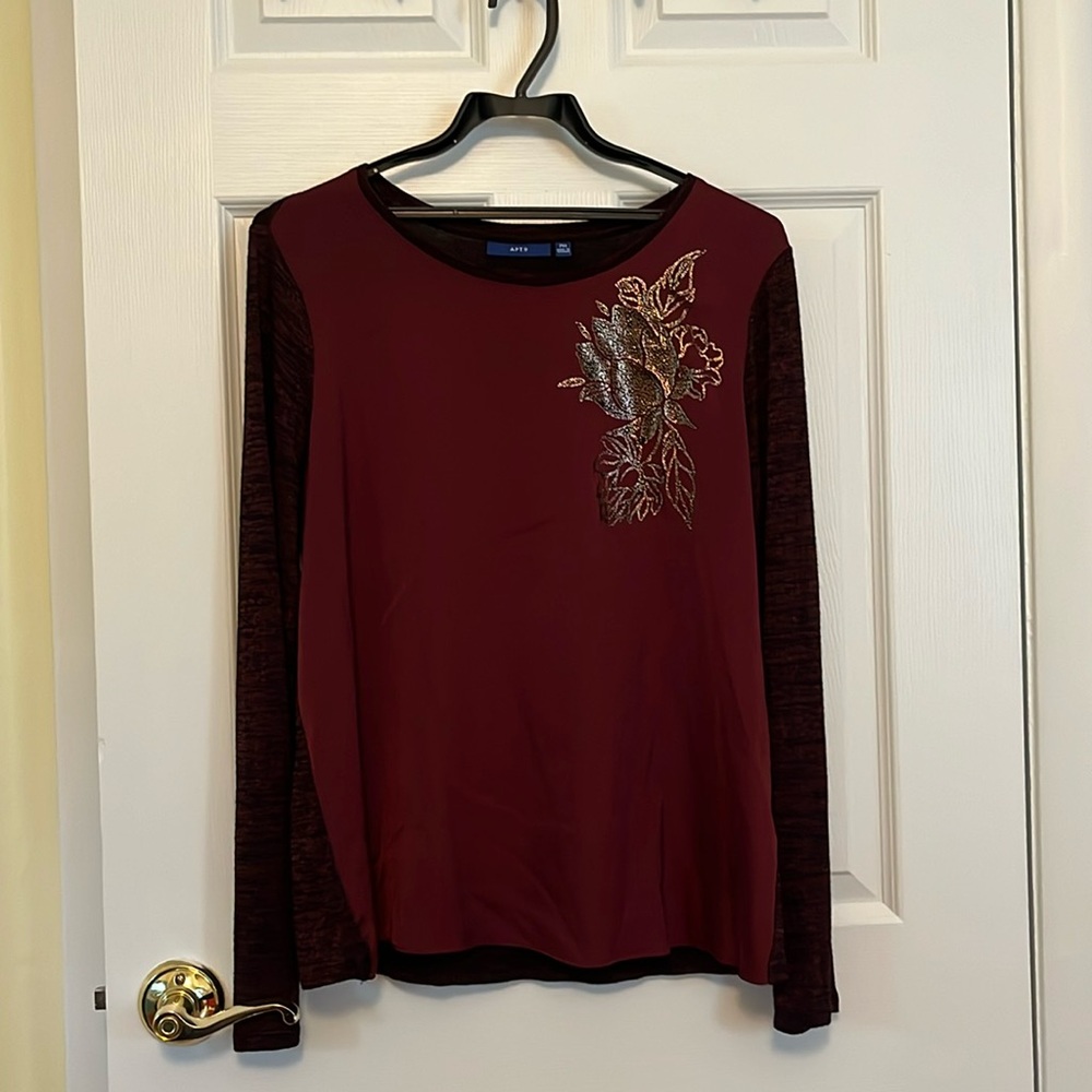 Heathered red silk front w flower embellishment